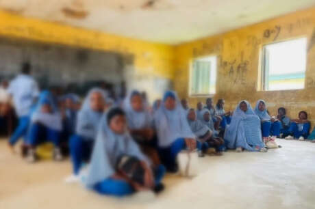 Gift Classroom Desks to 5,000 Poor Schoolchildren