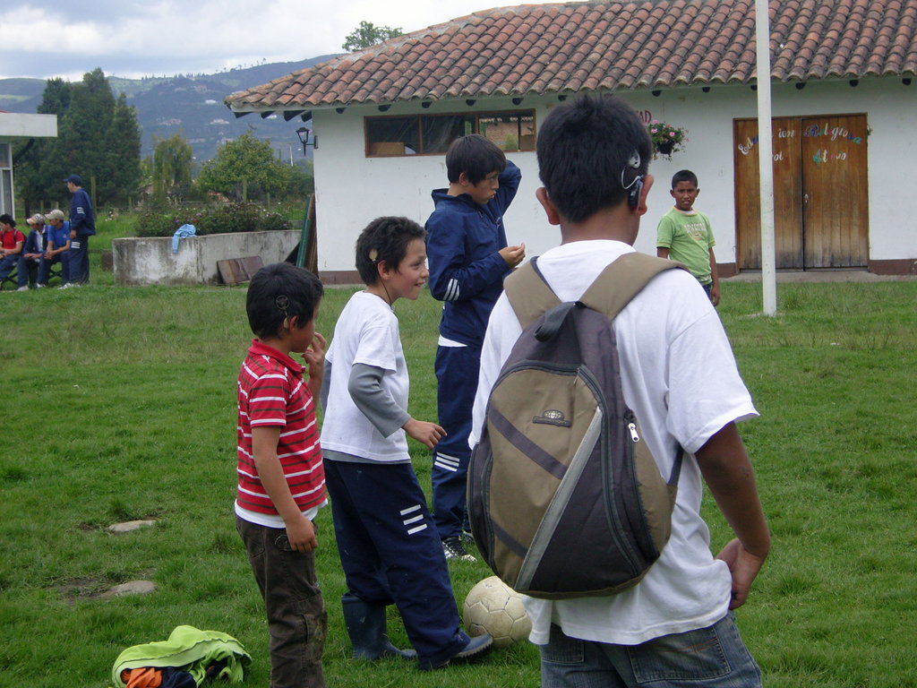 PROVIDE EDUCATION TO 200 POOR DEAF COLOMBIAN KIDS