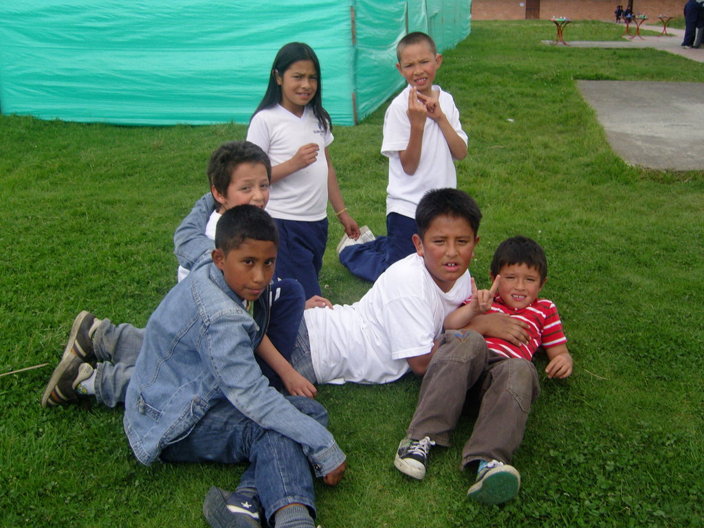 PROVIDE EDUCATION TO 200 POOR DEAF COLOMBIAN KIDS