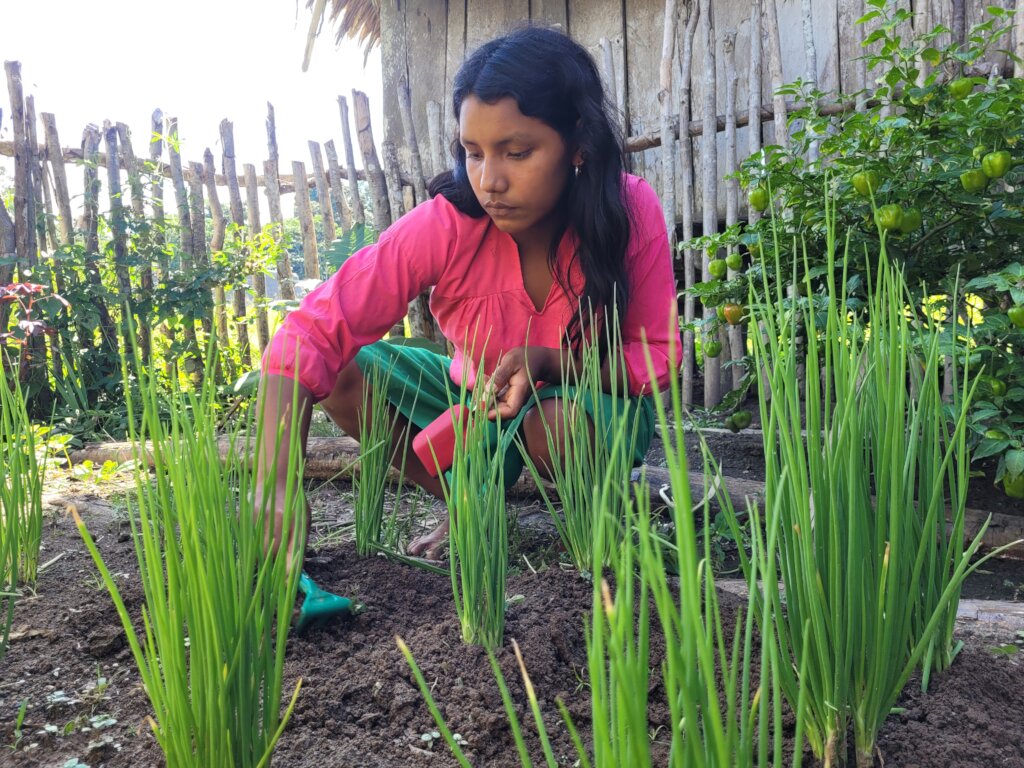 The girls in production accion