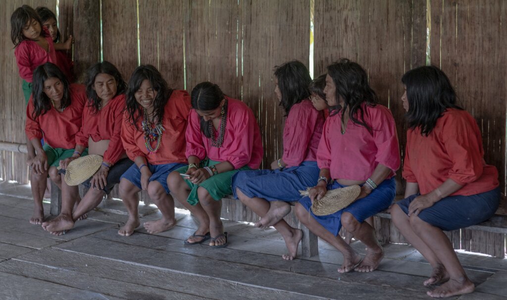 Girls and adolescents Urarinas