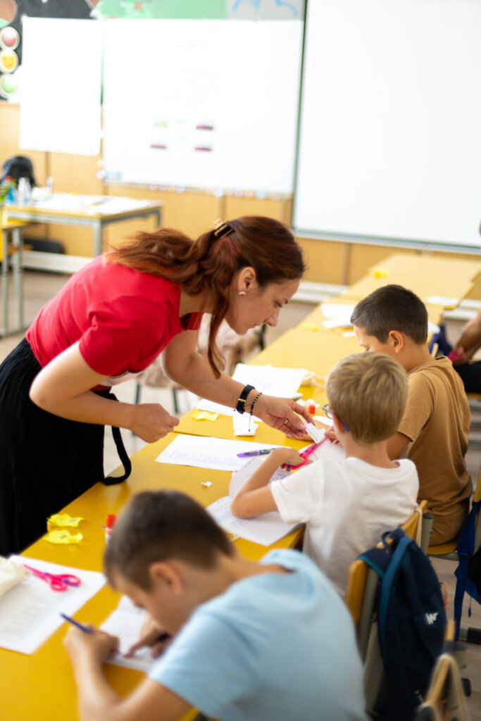 Teachers for children in vulnerable communities