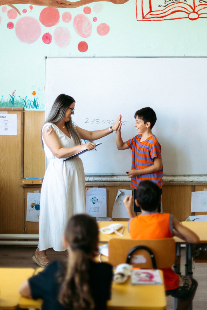 Teachers for children in vulnerable communities