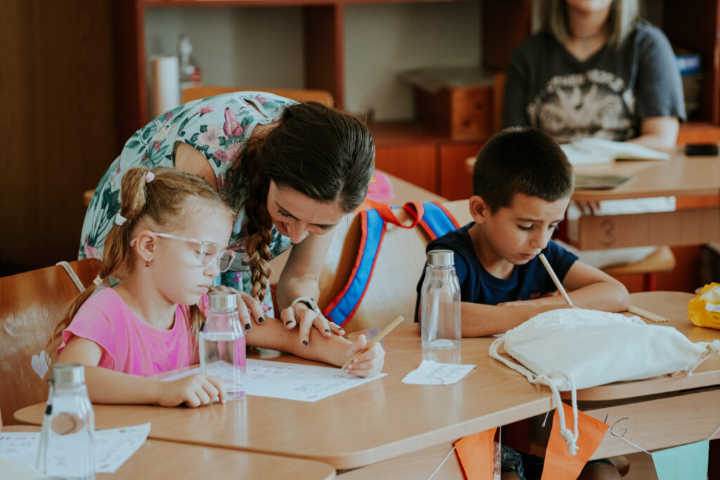 Teachers for children in vulnerable communities