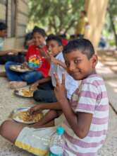 Picnic meal time