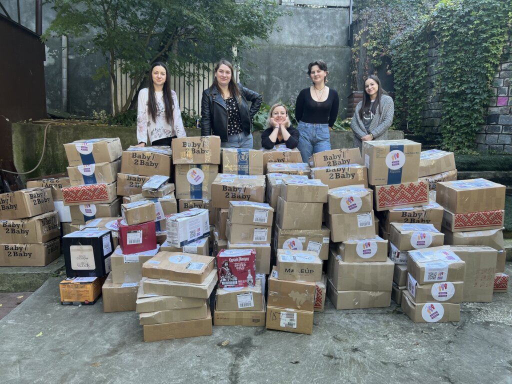 Donate to Help women in frontline areas with care and tools - GlobalGiving