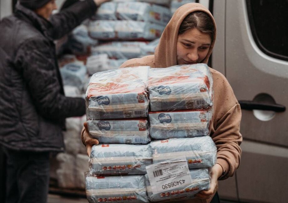 Help women in frontline areas with care and tools
