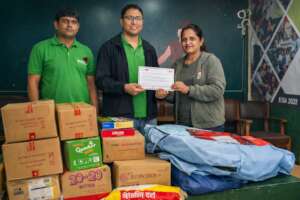 Donation Handover - volunteers presenting food