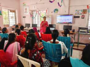 Training on how to make presentations using Canva