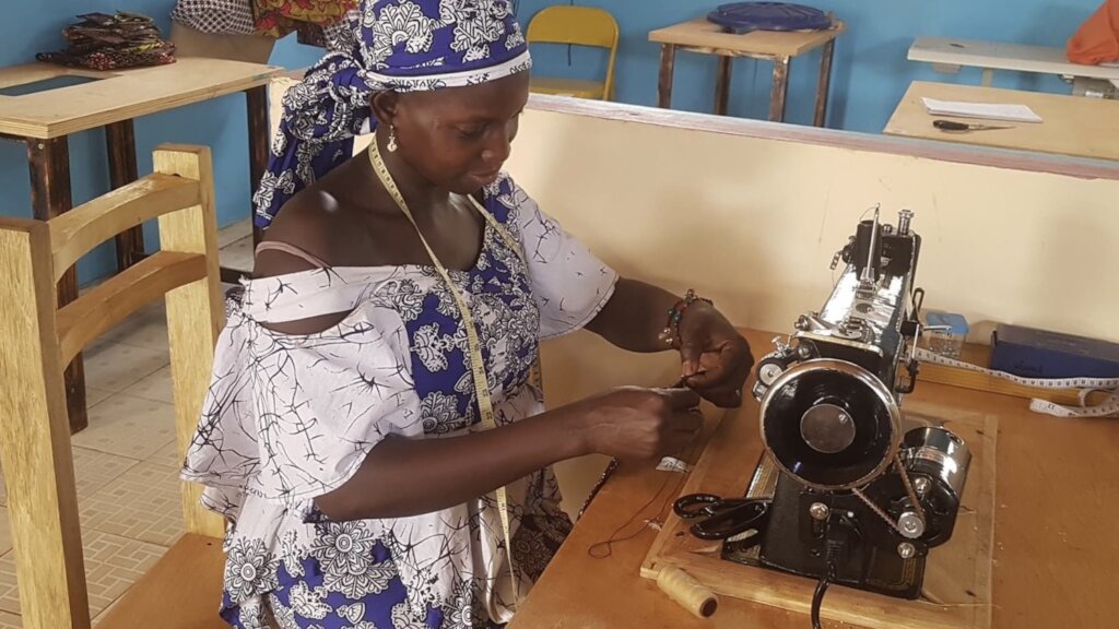 2 Water Towers & a Greenhouse for women in Kokelen