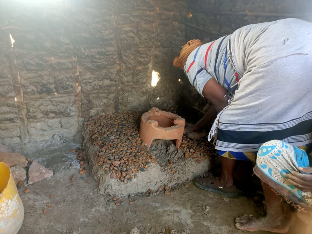 Purchase fuel-efficient stoves for 30 Kenyan women