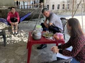 AEPD staff at Tu family's home