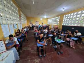 Jovenes de la academia en Santa Clotilde - Loreto