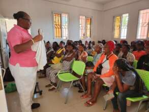 Midwife Genie teaching the mothers
