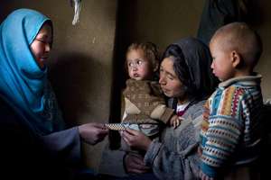 Community health worker discusses family planning.