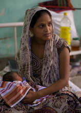 Indian mothers seek care in clinics