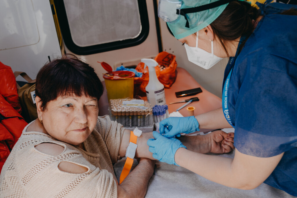 Mobile primary medical care in eastern Ukraine