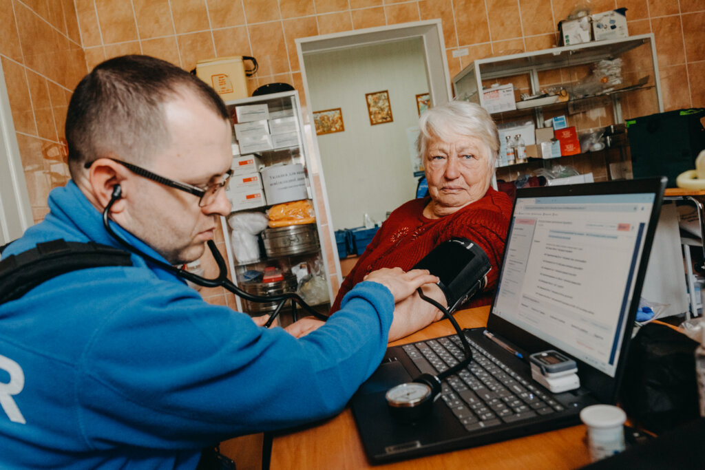 Mobile primary medical care in eastern Ukraine