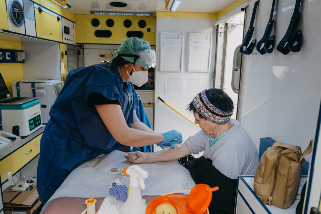 Mobile primary medical care in eastern Ukraine