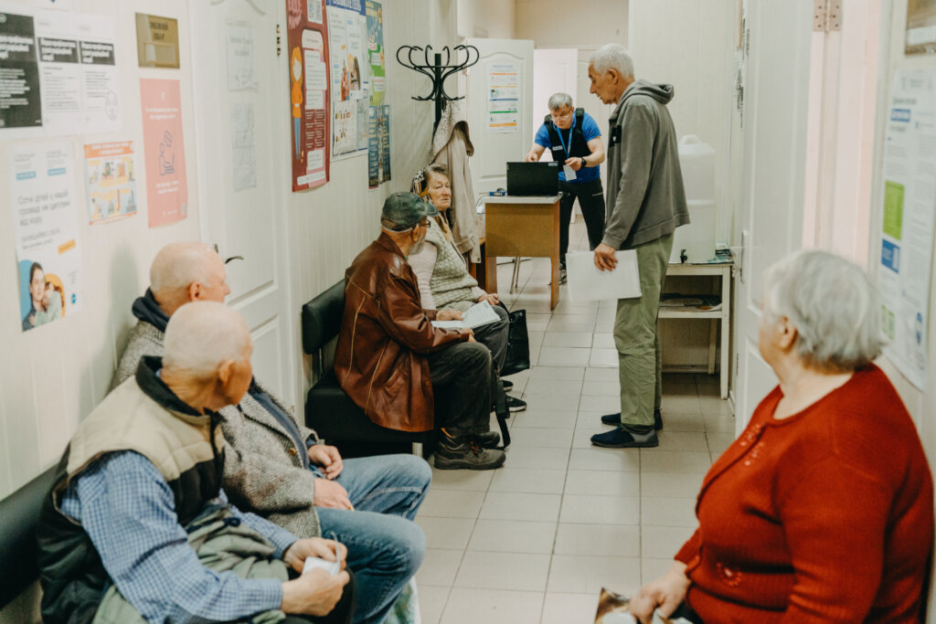 Mobile primary medical care in eastern Ukraine