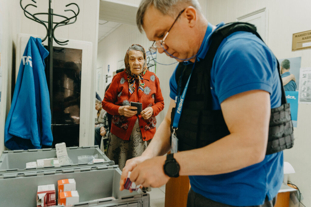 Mobile primary medical care in eastern Ukraine
