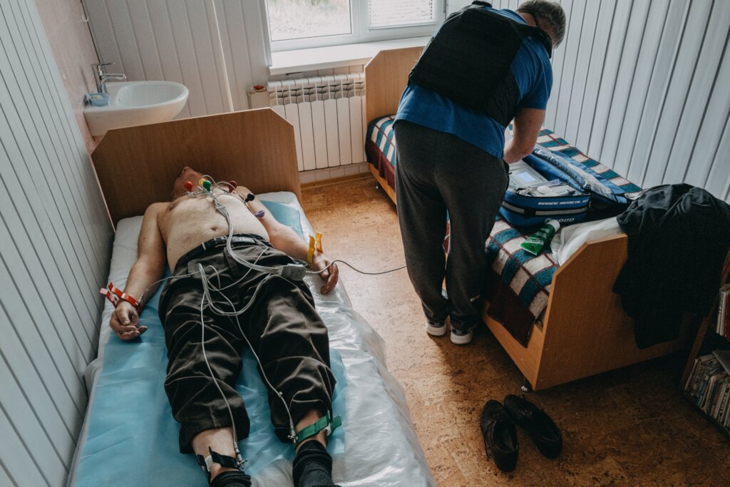 Mobile primary medical care in eastern Ukraine