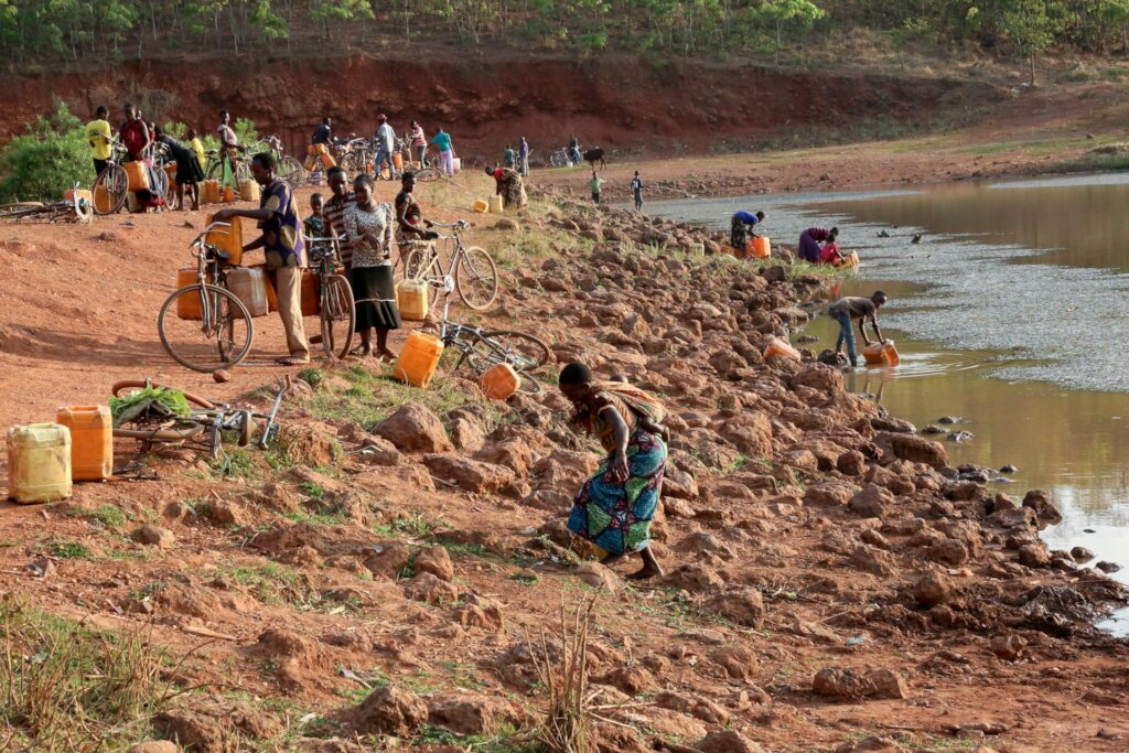 Water Tanks & Filters for 100 People in Dry Area