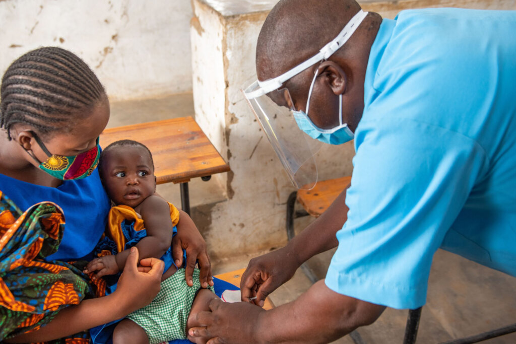Walkie-talkies for Aid Workers in No-signal Region