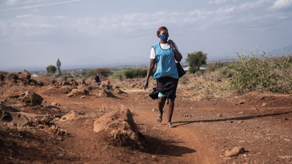 Walkie-talkies for Aid Workers in No-signal Region
