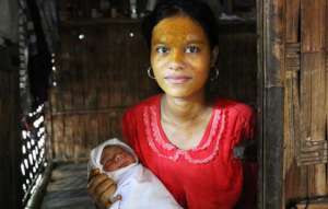 Phu Tu Nee gave birth w a UNFPA clean delivery kit