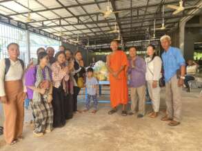 Our team offered food supplies Kralanh commune