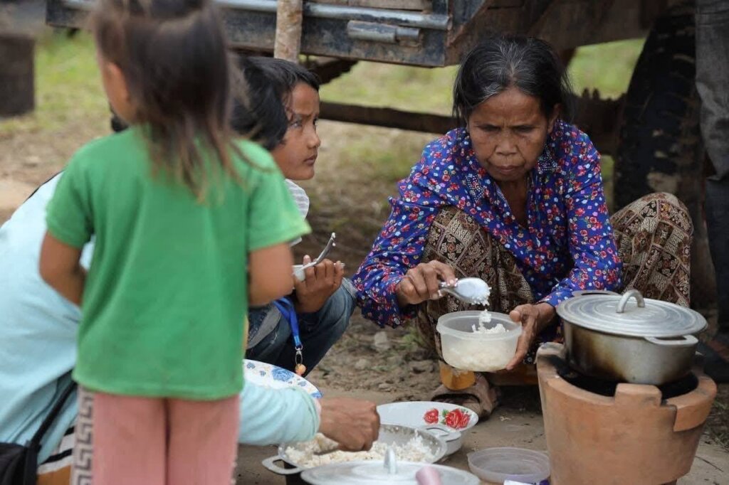 Emergency Food for Children Affected by The War