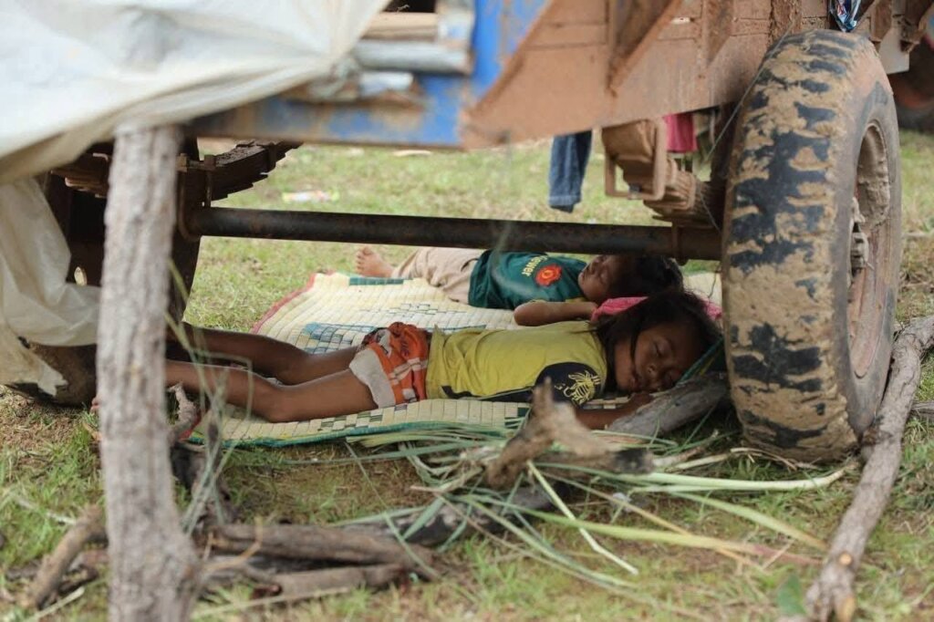 Emergency Food for Children Affected by The War