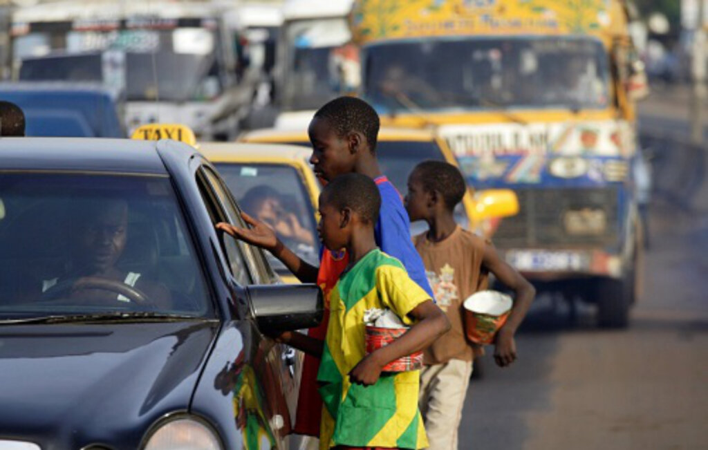 Mobilize 50 Volunteers to Mentor Street Children