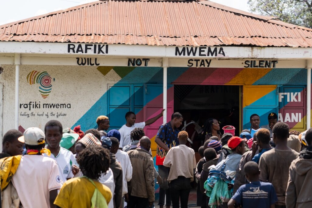 Feed 100 Kids Daily: A Year of Hope