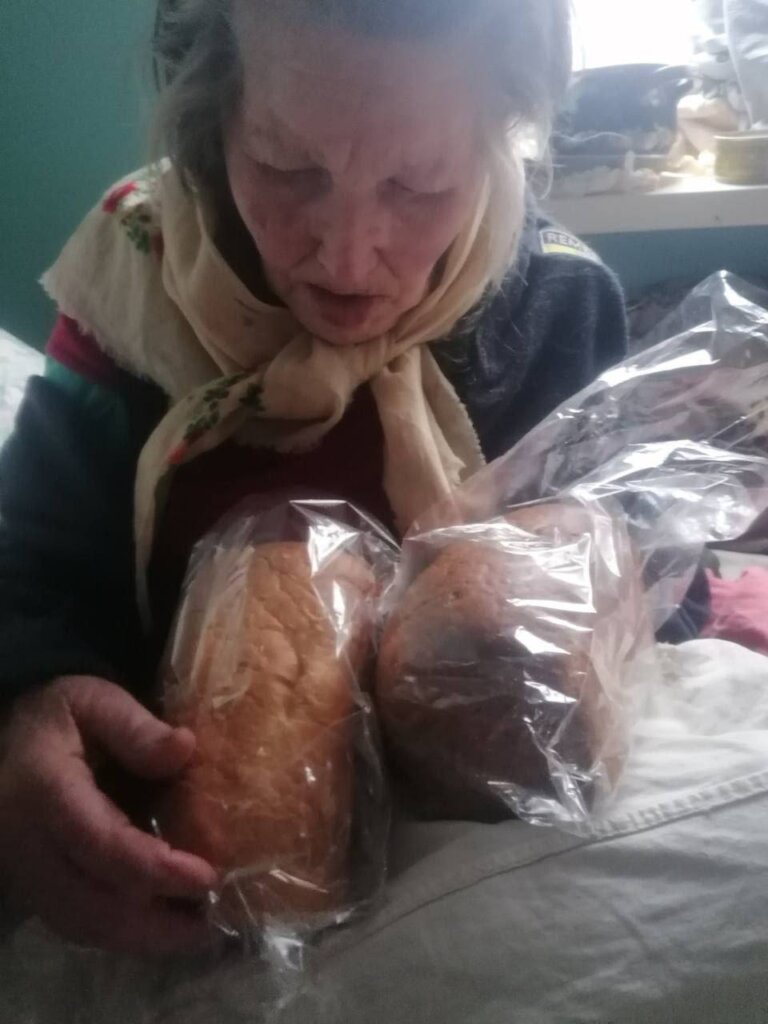 BreadGivers - helping civilians from the frontline