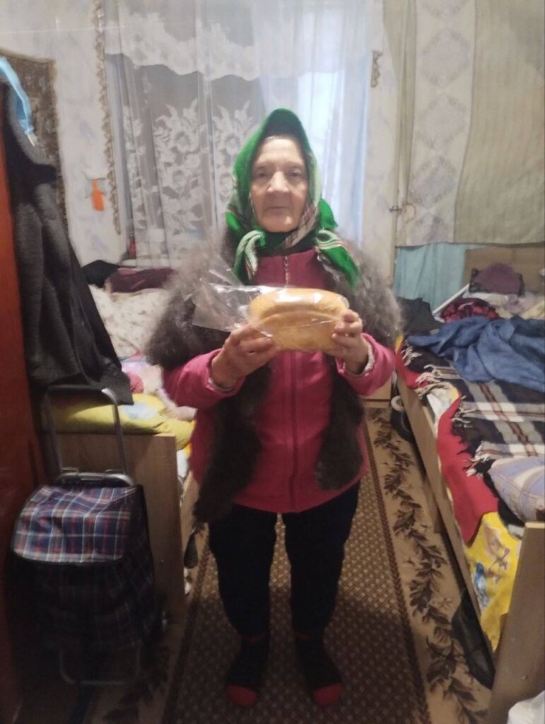 BreadGivers - helping civilians from the frontline