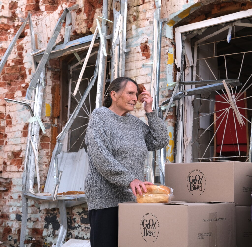 BreadGivers - helping civilians from the frontline