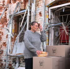 BreadGivers - helping civilians from the frontline