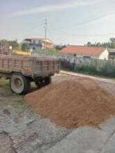 Sand is bring and it is in stock