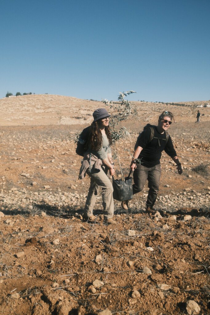 Achvat Amim Scholarship Campaign