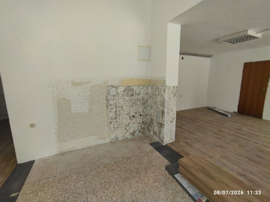 removal of old ceramic tiles