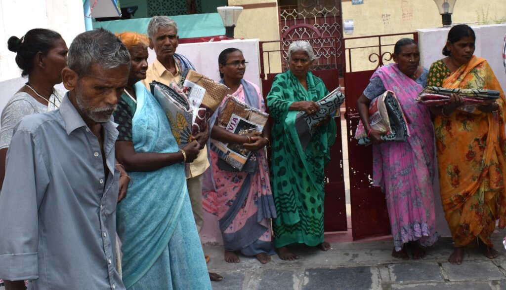 Give Daily Meal to 30 Elderly people for 90 days