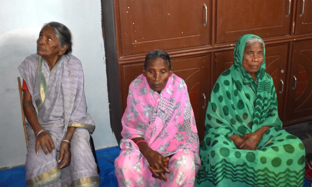 Give Daily Meal to 30 Elderly people for 90 days