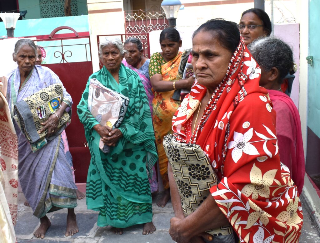 Give Daily Meal to 30 Elderly people for 90 days