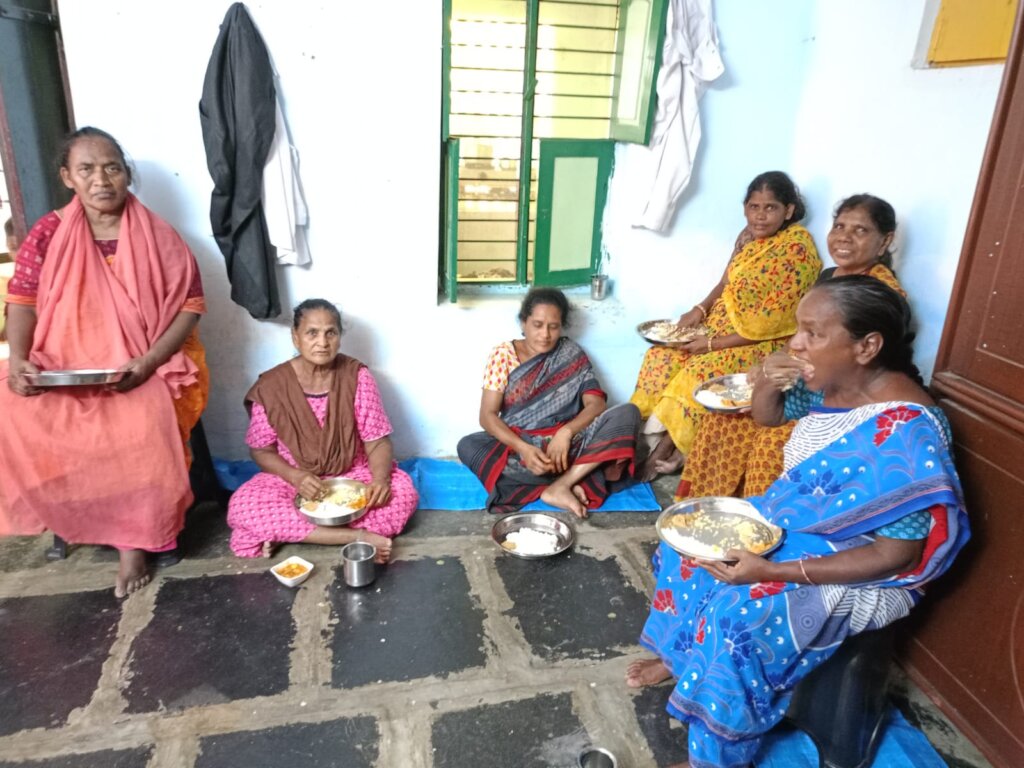 Give Daily Meal to 30 Elderly people for 90 days