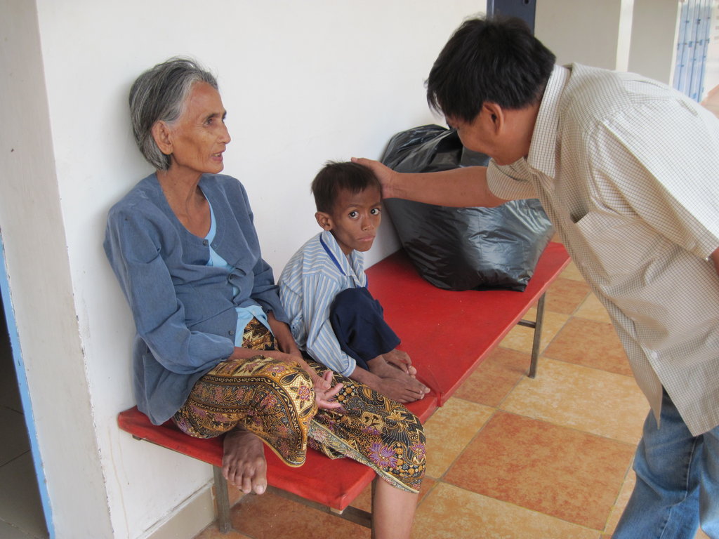 TB and AIDS care for 500 poor Cambodians