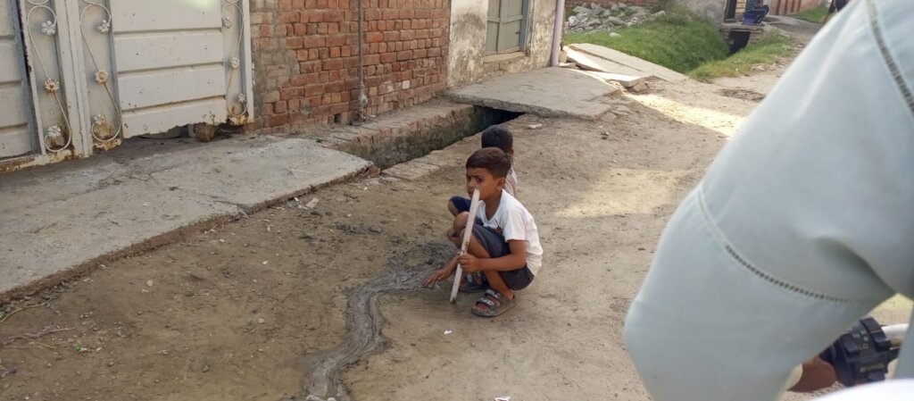 Build Free School for underprivileged children.