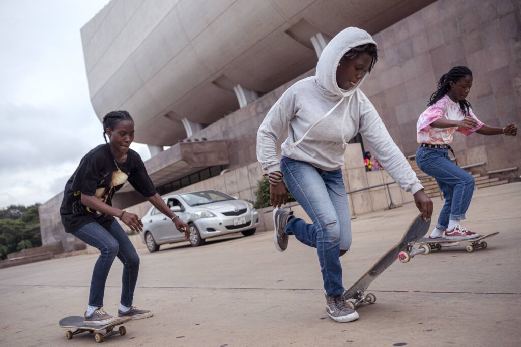 SHE CAN: Skateboarding for Street Girls