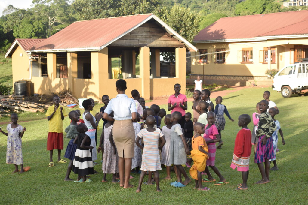 Help  100 Street Children get off the Streets.